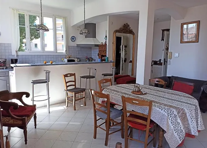 Villa Tres Proche Du Centre *